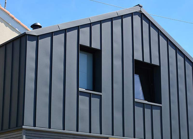 Ravalement peinture façade - LE BON COUVREUR 77 : Peintre sur Meaux et la Seine-et-Marne (77) :  nettoyage, démoussage, traitement anti-mousse, ravalement peinture façade imperméabilisation hydrofuge façade . Intervention sur Meaux et la Seine-et-Marne (77)