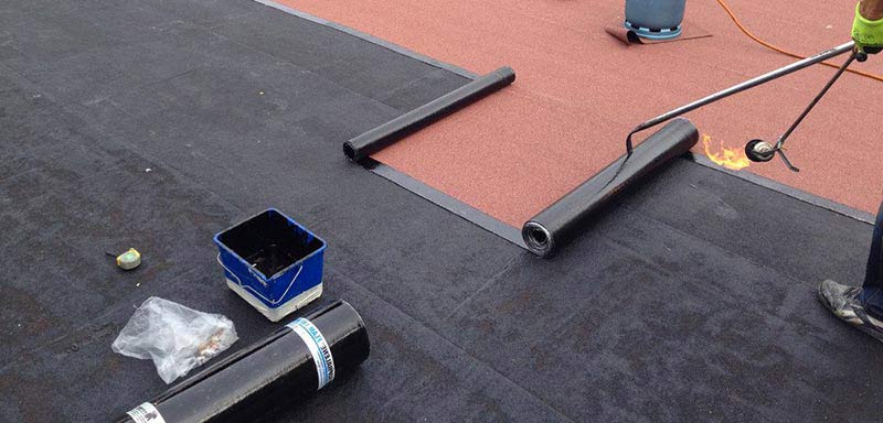 Étanchéité toit plat terrasse - LE BON COUVREUR 77 étancheur sur Meaux et la Seine-et-Marne 77. Etanchéité toit terrasse, toit plat par membrane bitumeuse ( en bitume goudronné ). Isolation toiture et combles. Artisan couvreur étancheur sur Meaux et la Seine-et-Marne 77