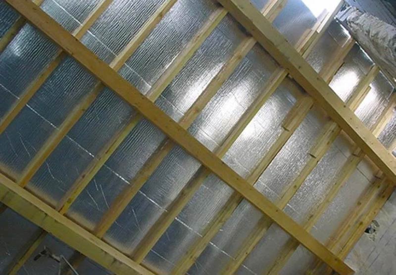 Étanchéité toit plat terrasse - LE BON COUVREUR 77 étancheur sur Meaux et la Seine-et-Marne 77. Etanchéité toit terrasse, toit plat par membrane bitumeuse ( en bitume goudronné ). Isolation toiture et combles. Artisan couvreur étancheur sur Meaux et la Seine-et-Marne 77