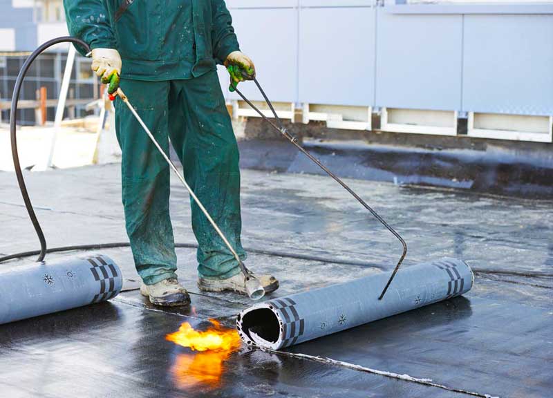 LE BON COUVREUR 77 Entreprise de couverture à Meaux en Seine-et-Marne (77) : couverture, zinguerie, entretien toiture : nettoyage, démoussage et peinture hydrofuge toiture, étanchéité toit plat terrasse, isolation toiture et combles, charpente et traitement des bois de charpente, nettoyage ravalement peinture façade, imperméabilisation façade et nettoyage des extérieurs dans toute la Seine-et-Marne (77)